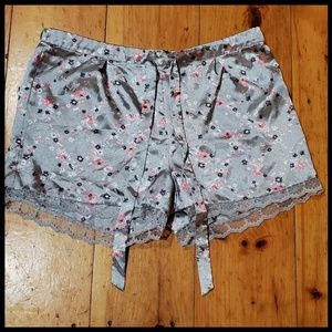 Chanteuse silky sleep shorts